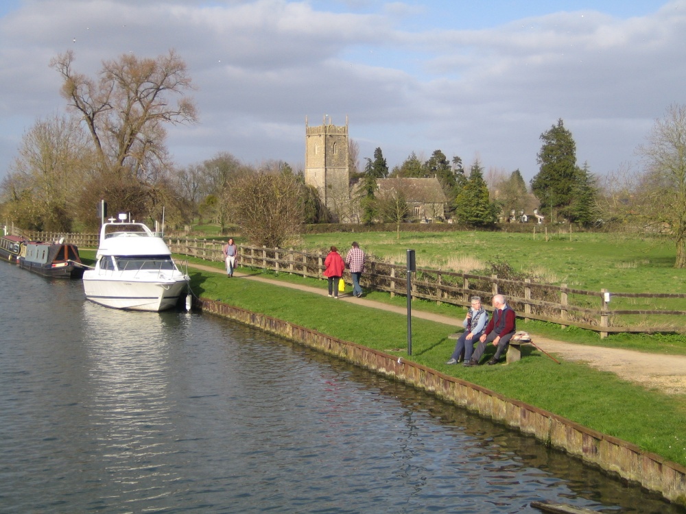 Sunday afternoon by the Canal.