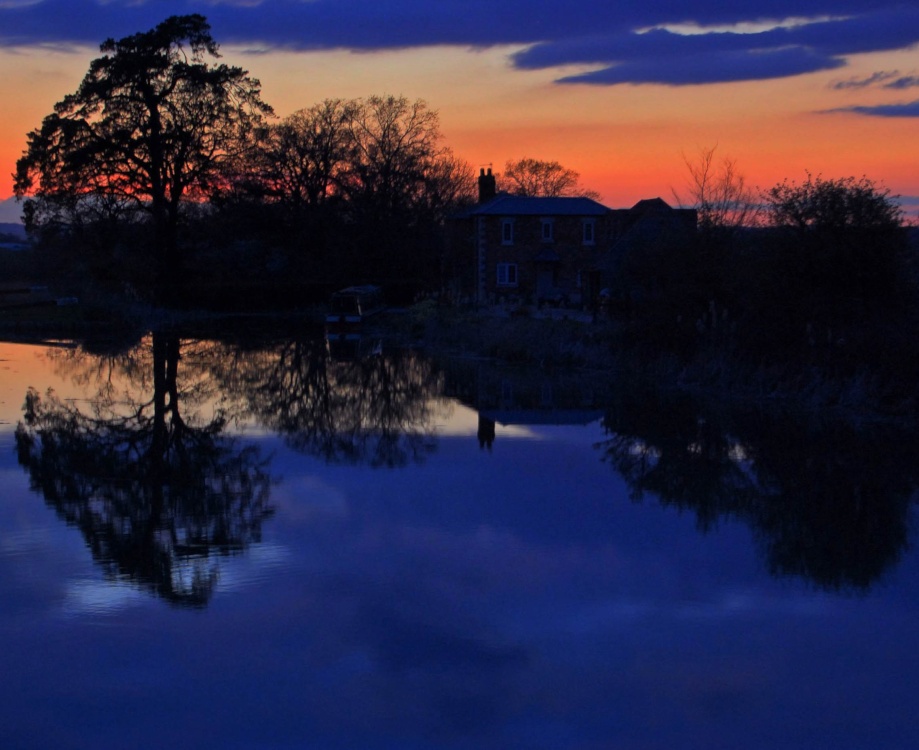 Photograph of Sunset over the canal at Devizes