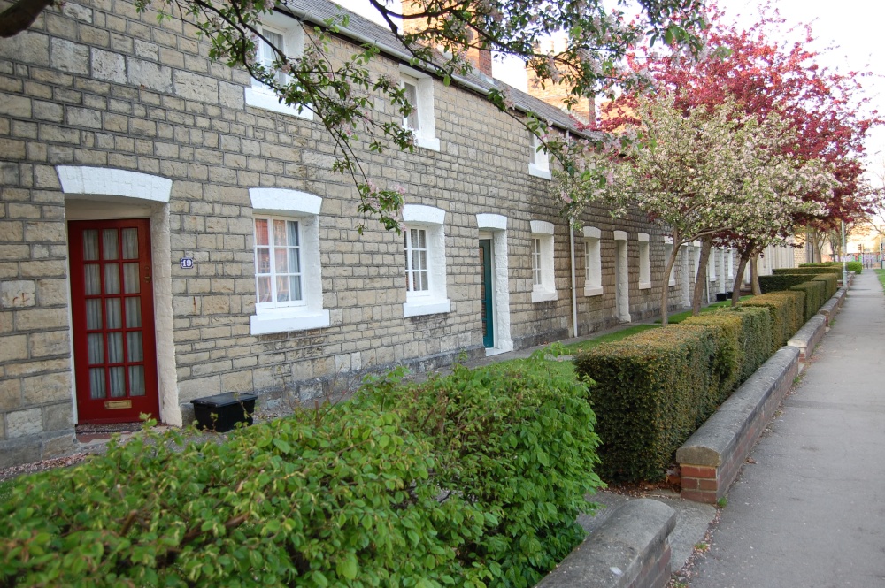 Photograph of Terraced houses in Swindon