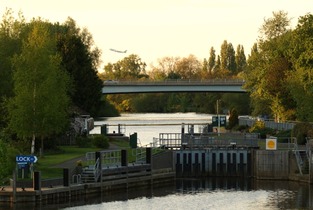 3 in 1 - Taken from Chertsey Bridge looking up stream
