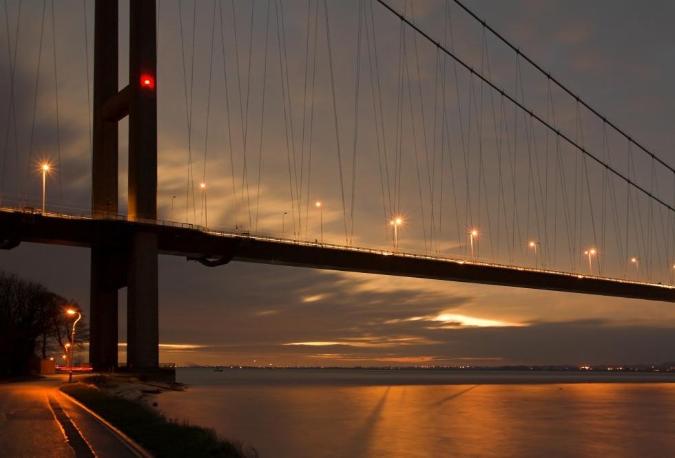 Humber Bridge just before sunrise photo by Paul Lakin
