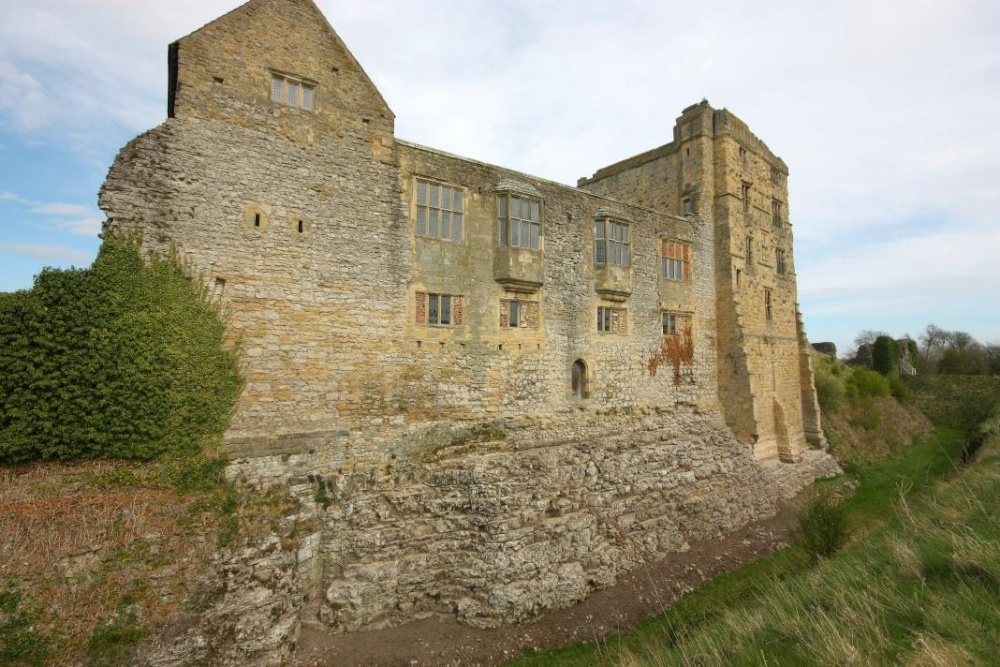Helmsley Castle 2 photo by Paul Lakin