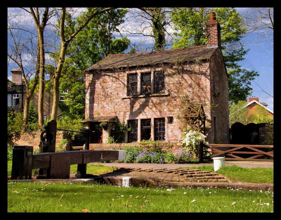 Photograph of Lock Keepers Cottage.