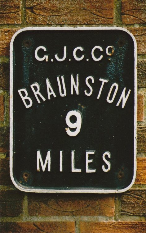 9 miles to Braunston
