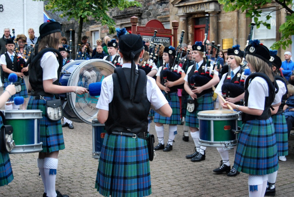 Scottish Dancers outside the Museum