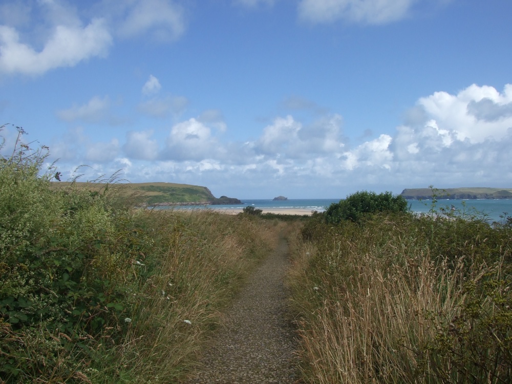 Approaching Hawkers Cove, near Padstow
