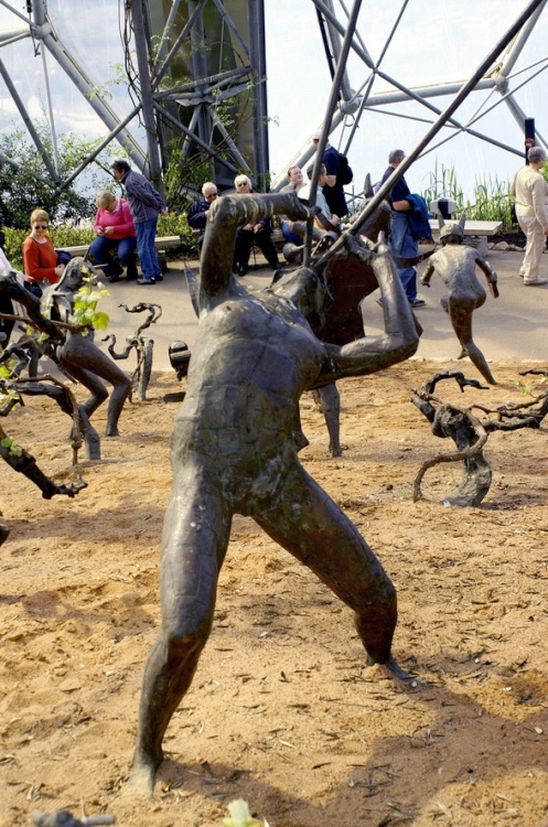 Closeup of a bronze statue.