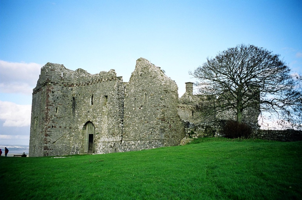 Weobley Castle, The Gower photo by Chris Williams