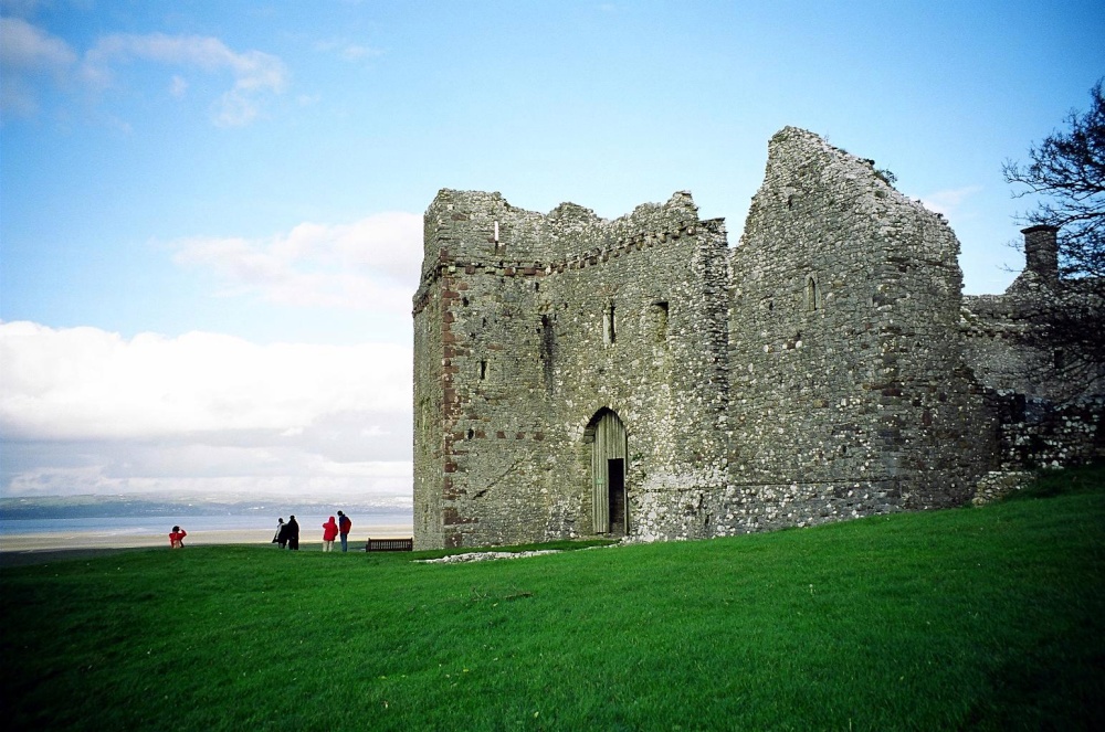 Weobley Castle, The Gower photo by Chris Williams