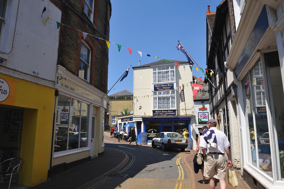 Photograph of Cowes High Street May 2009
