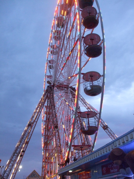 Big wheel........Pier