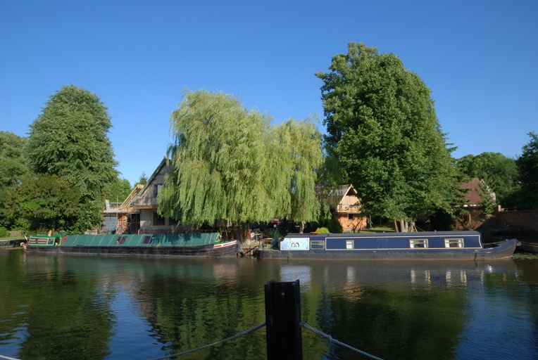 Photograph of Canal / Boat House near River Thames and Sutton Courtenay (Oxfordshire) ~ July 2009