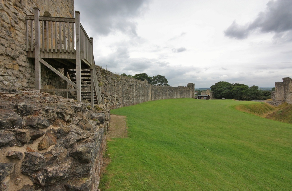 Pickering Castle 005 photo by Paul Lakin
