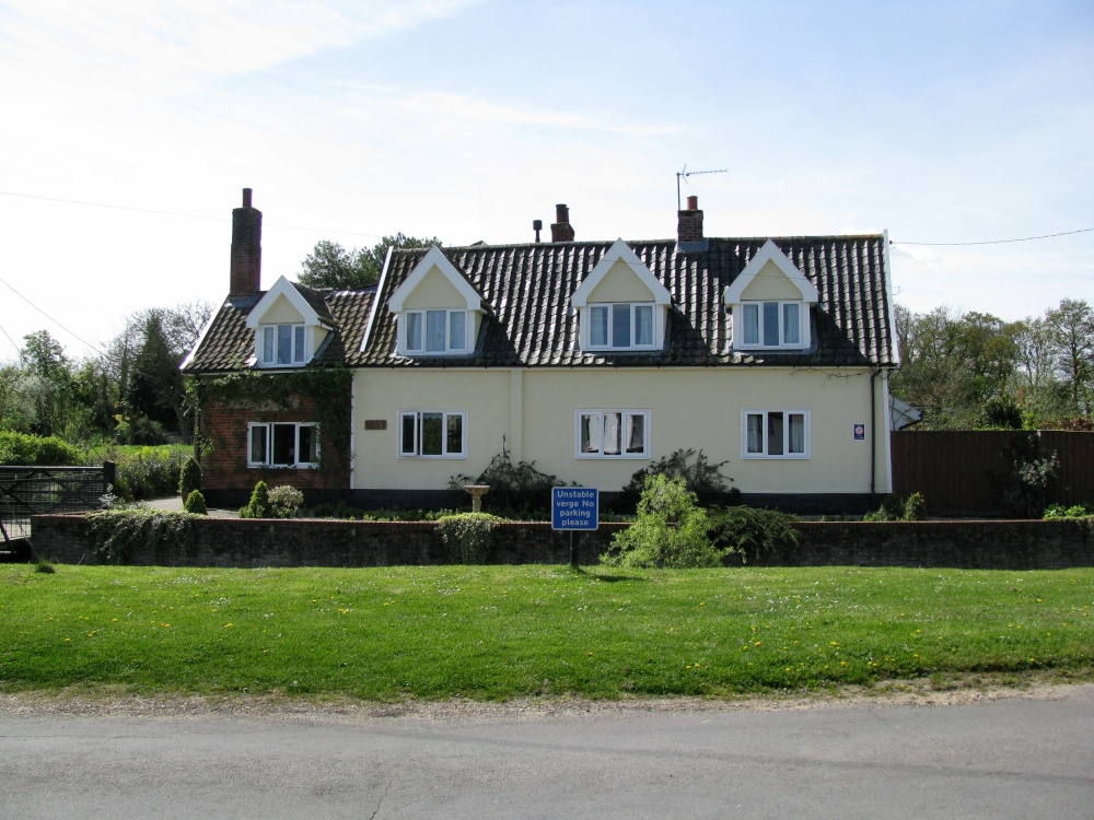 Photograph of Houses in Sibton opposite the Pub