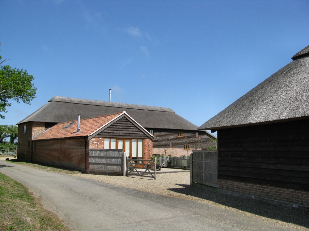 This used to be a barn. Soldiers were stationed here so I have been told in the 1914-18 war. It is now a private residence