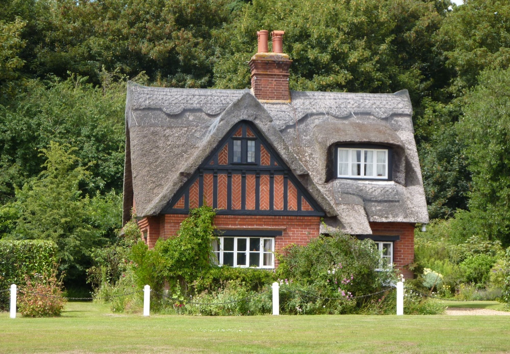 Woodbastwick thatched cottage