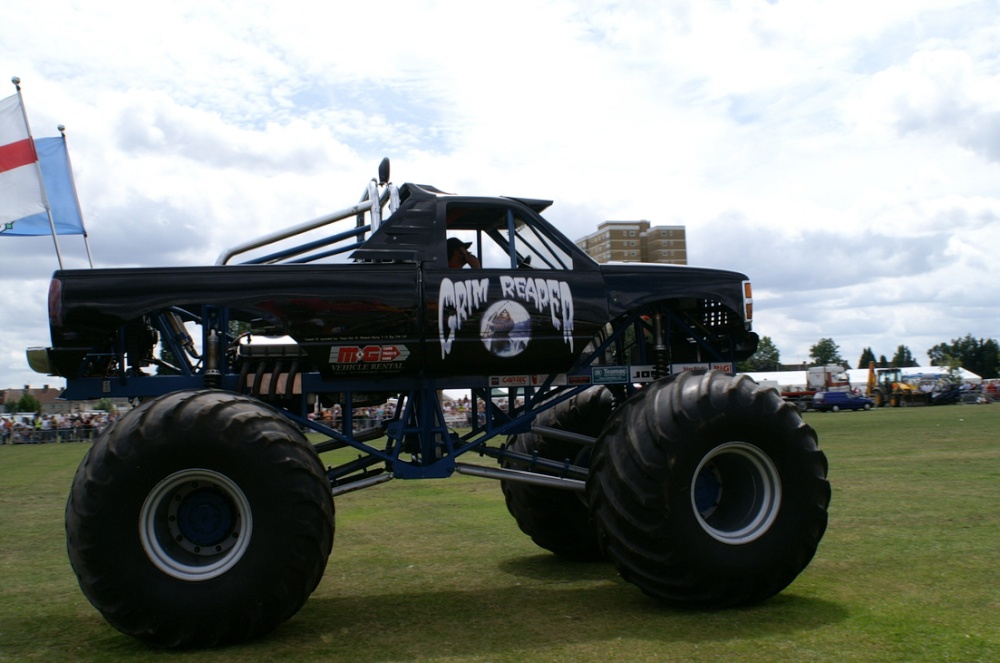 They are BIG wheels.