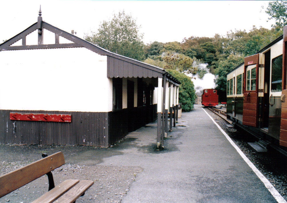 Photograph of Looking down the platform.