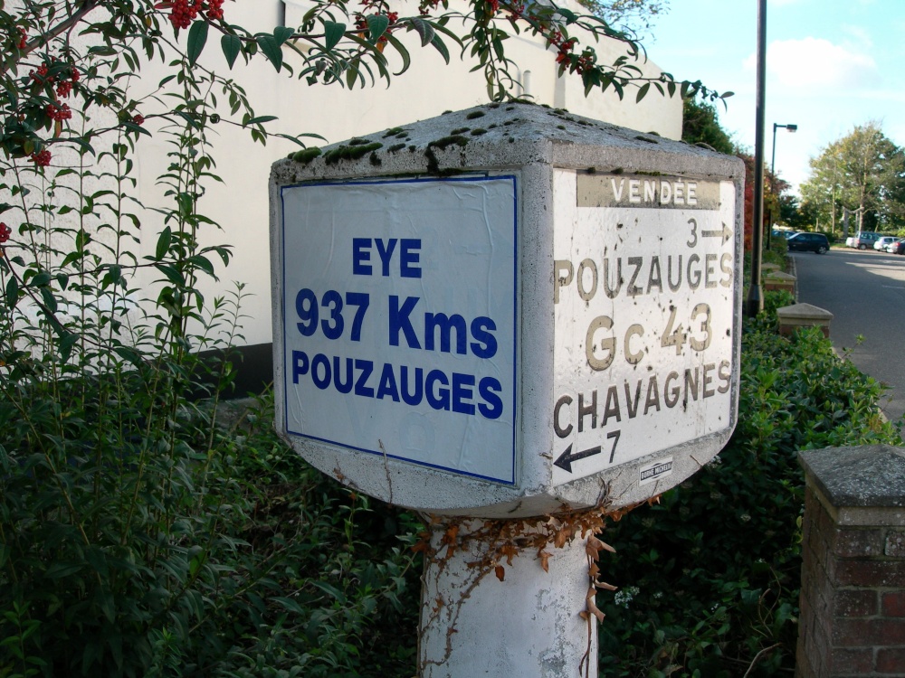 Photograph of A signpost in Eye