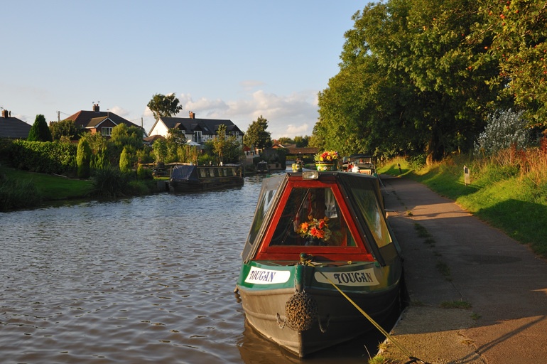 Photograph of Canal boat on Trent and Mersey Canal - Aug 2009 near Anderton