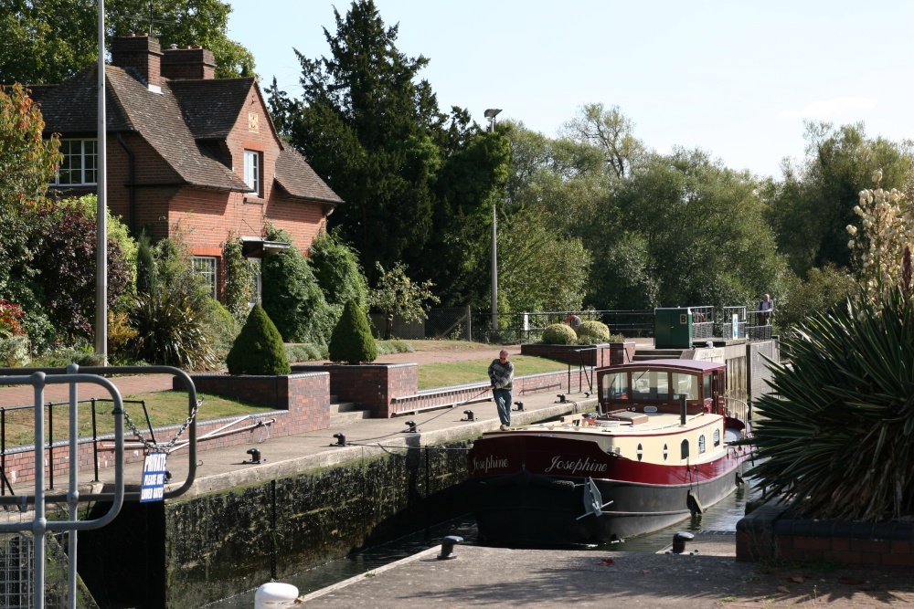 Hambleden Lock