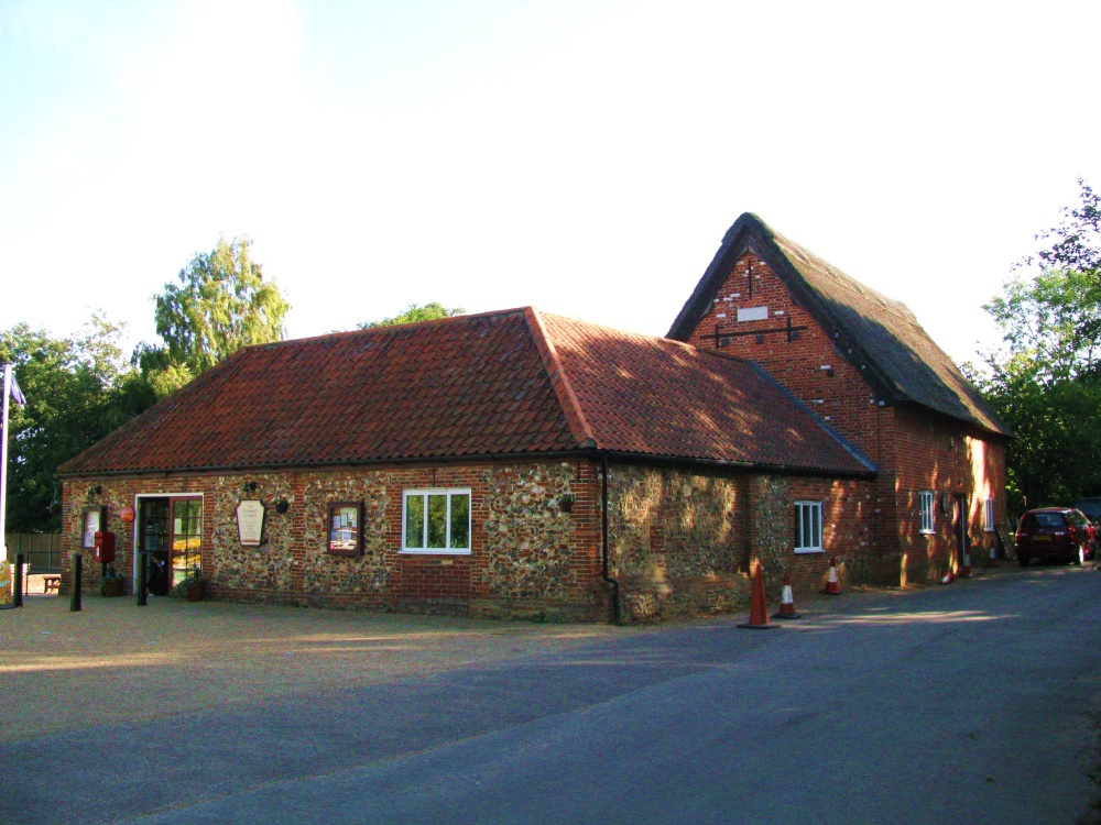 Coffee and gift shop near the Broads.
