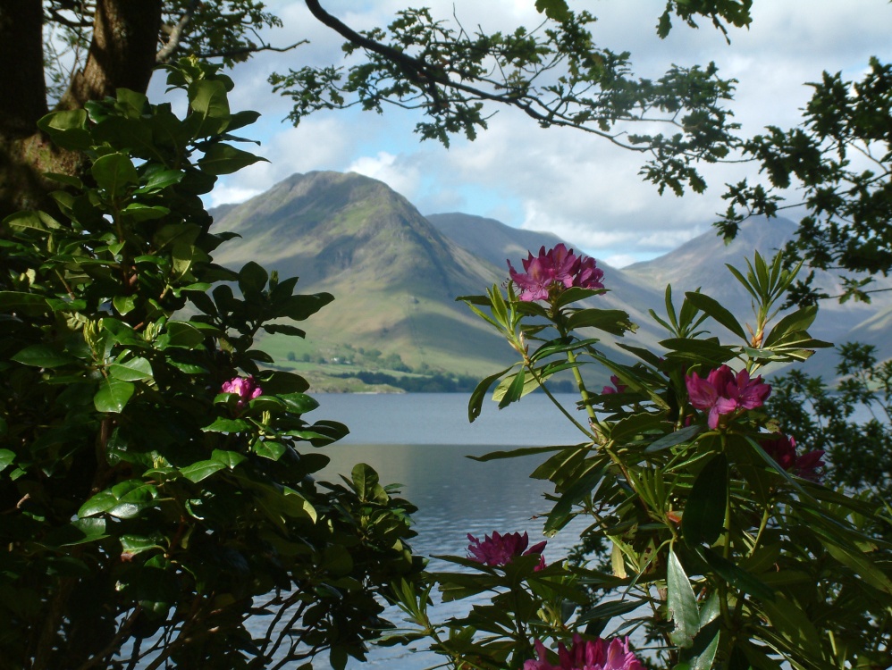 Wastwater and Yewbarrow photo by Richard Waters