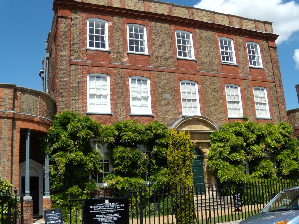 Peckover House frontage photo by Steve Willimott