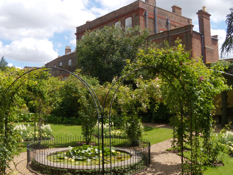 Gardens photo by Steve Willimott
