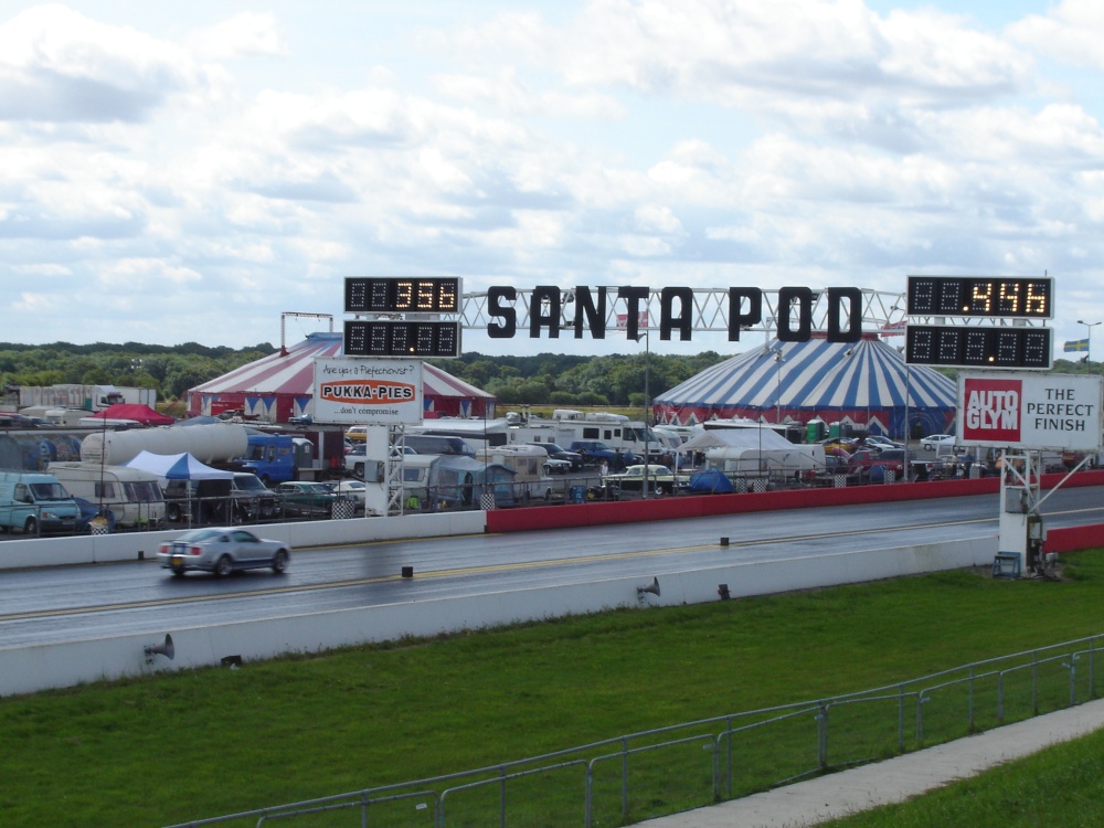 Santa Pod Raceway photo by Ben Higgins