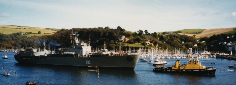 RFS Gangut leaving the Dart 1993