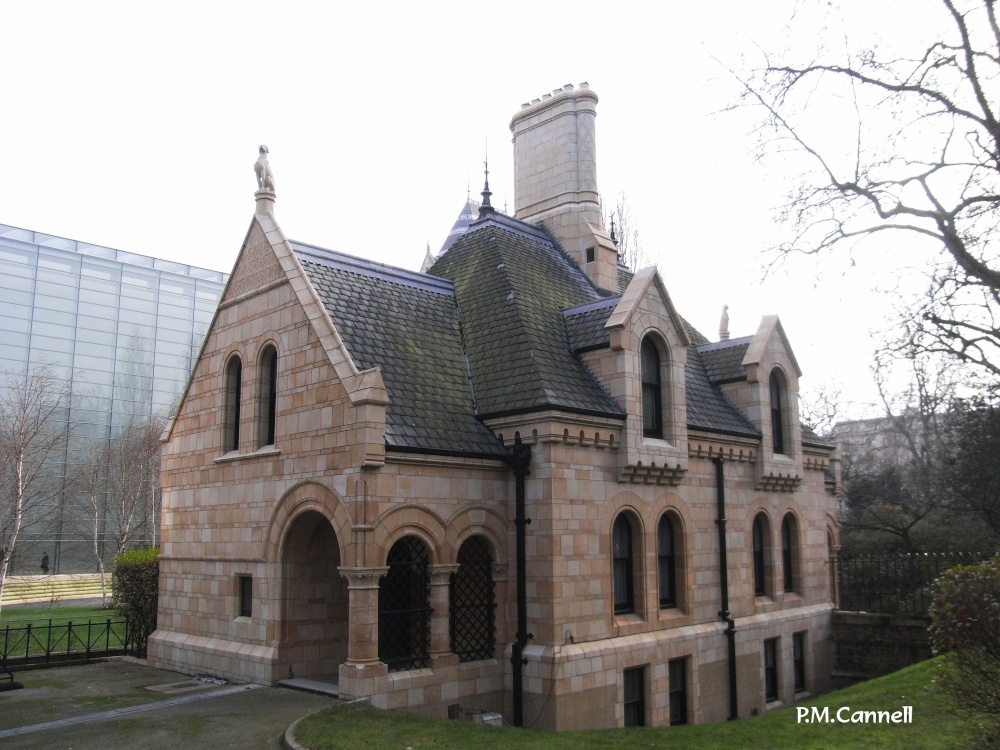 An interesting building near the Science Museum