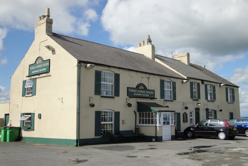 Three Horseshoes Pub