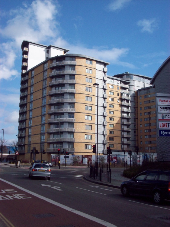 Victoria Road (North Acton)