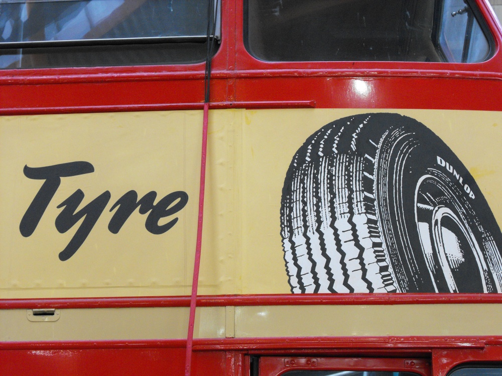 Tyre sign photo by Ruth Gregory