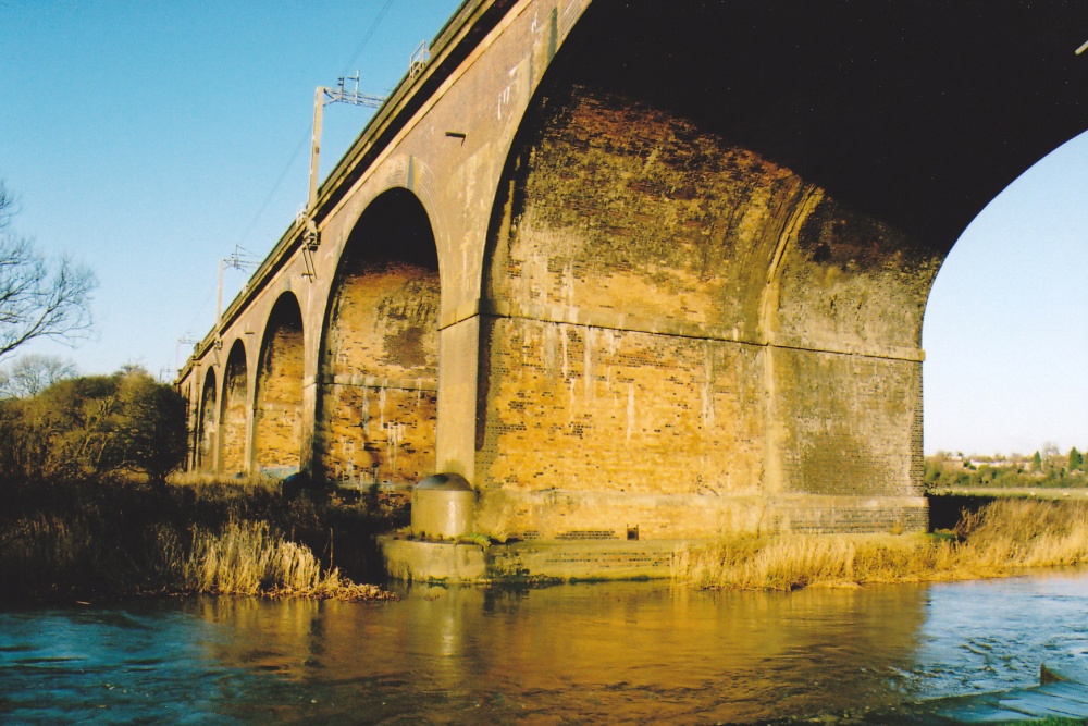 Photograph of West coast mainline crossing the Great Ouse Valley