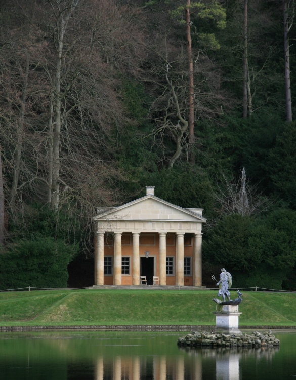 Temple of Piety and Moon Pond