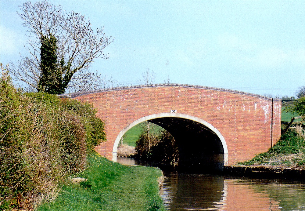 Oxford Canal Bridge 101 near Flecknoe