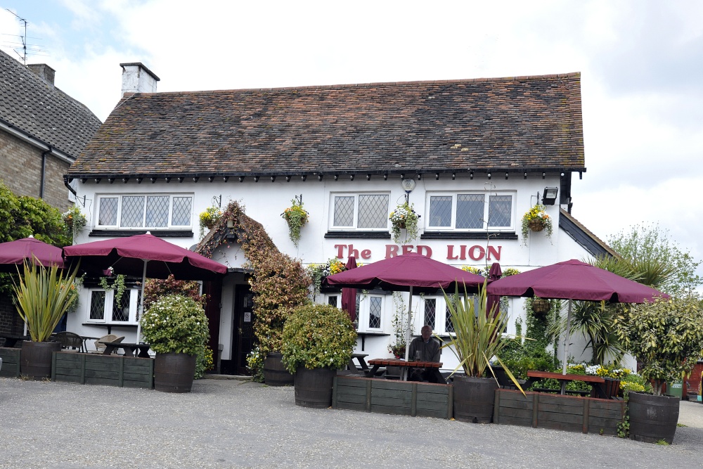 The Red Lion pub, Studham
