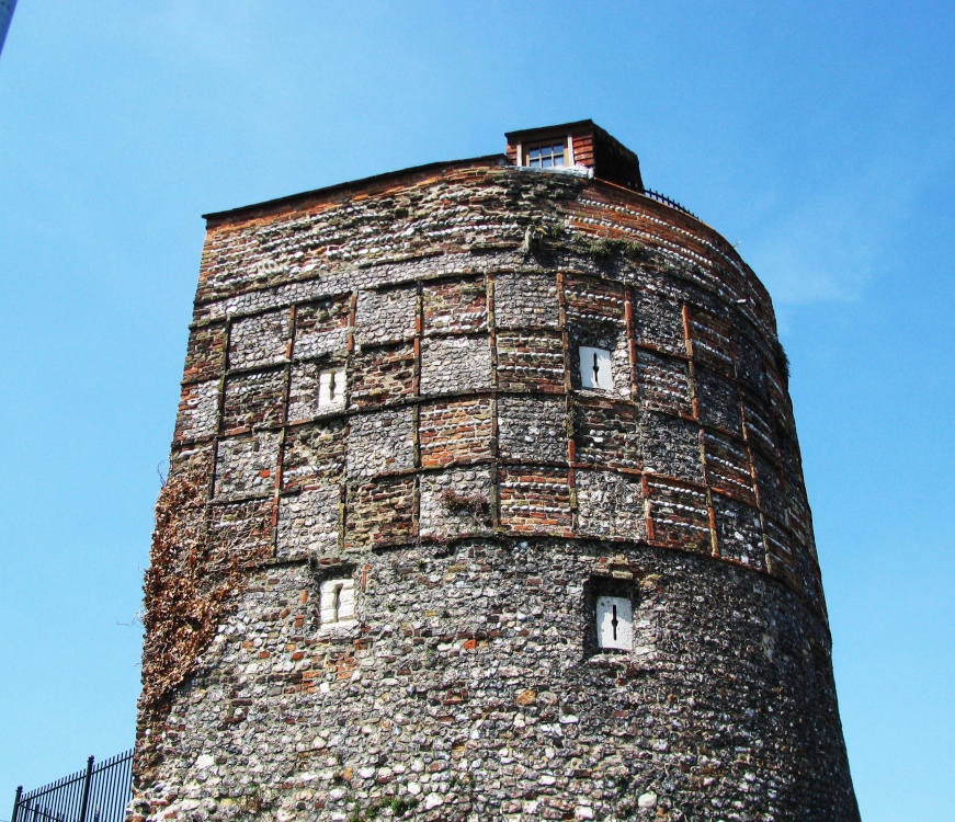 A close-up of the top of the S.E. Tower, it looks like tweed