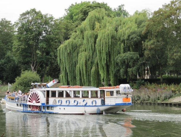 Paddle steamer on the Thames at Richmond