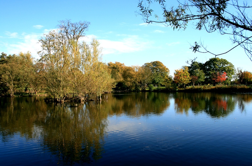 The Lake at Nidd. Autumn is starting to show its colours.