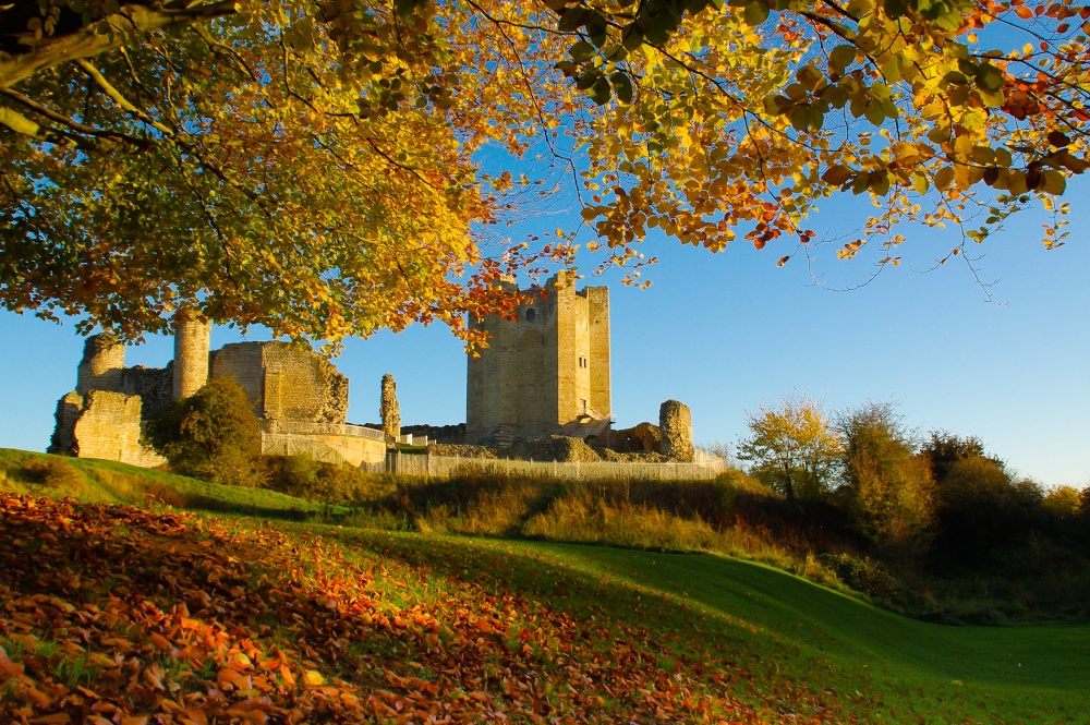 Conisbrough Castle near Doncaster photo by Mick Carver