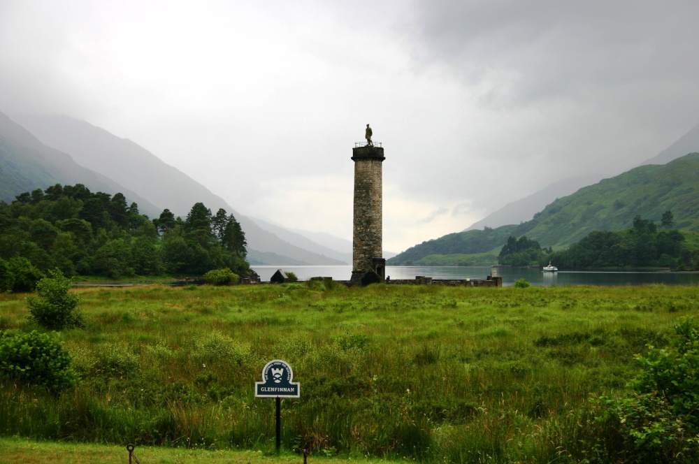 Glenfinnan Monument photo by Hans Hulswit