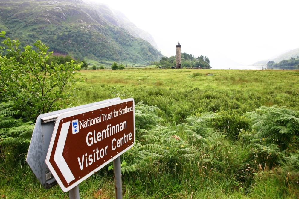 Glenfinnan Monument photo by Hans Hulswit