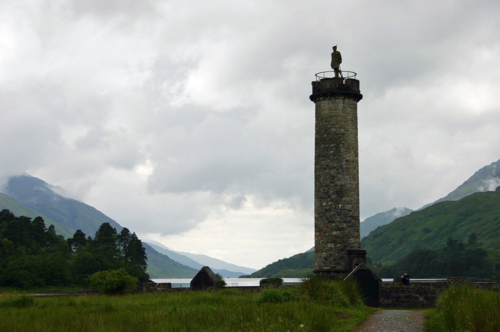 Glenfinnan Monument photo by Hans Hulswit