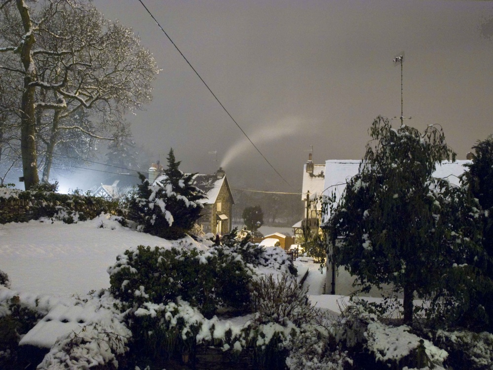 Snowy Ambleside 27-12-10