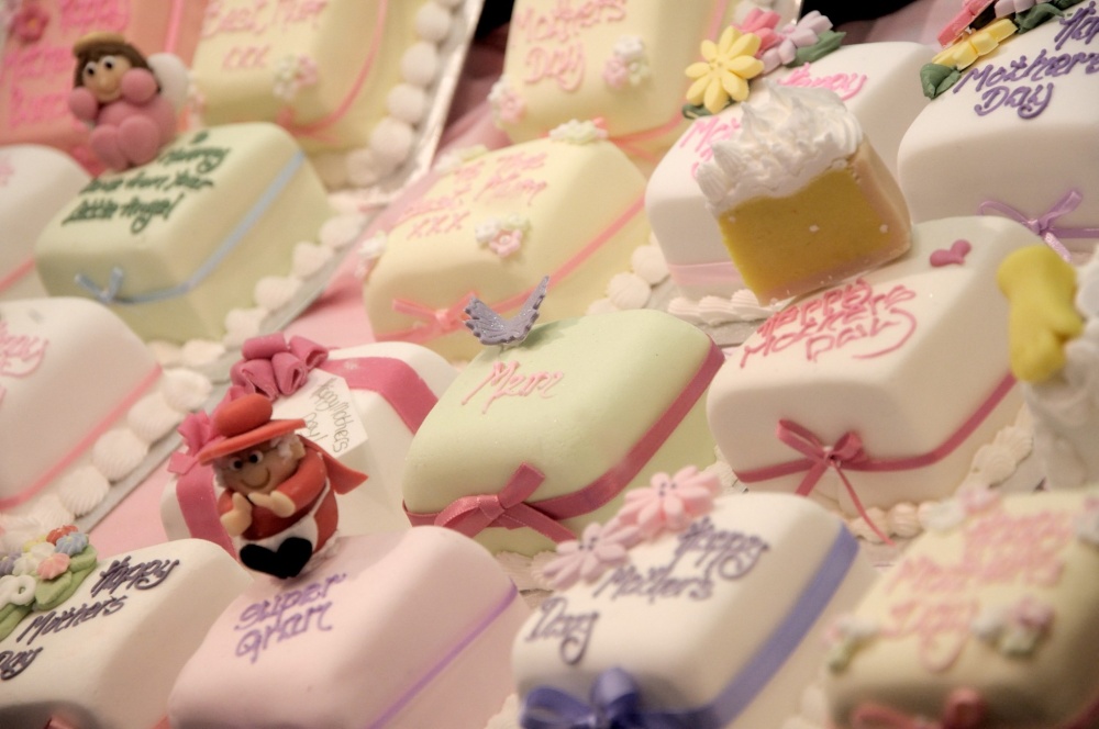 Mother's Day Cakes, shop display, the Covered Market, Oxford, Oxon.