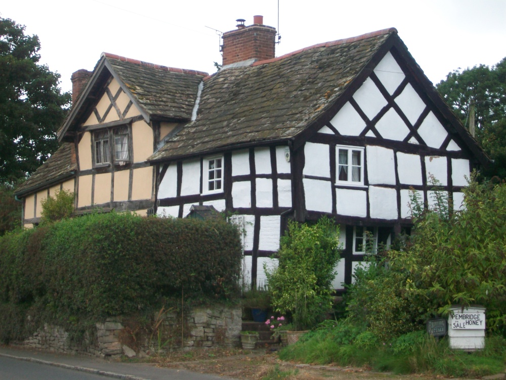 Pembridge Village