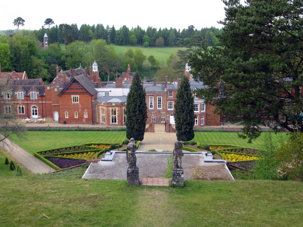 Photograph of Wotton House, Garden feature